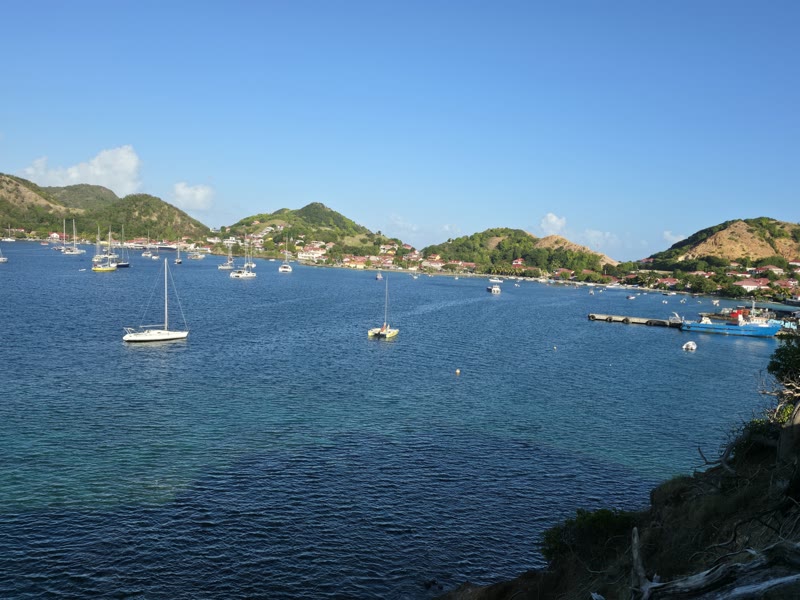 Vue aérienne de Terre-de-Haut et sa baie